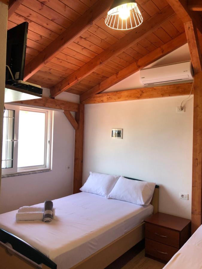 Bushi Apartament *